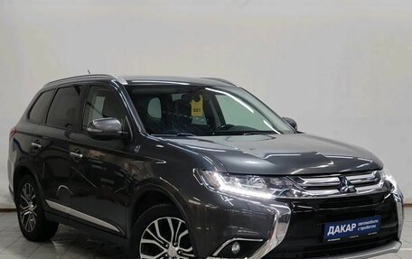 Mitsubishi Outlander III рестайлинг 3, 2015 год, 1 500 000 рублей, 2 фотография