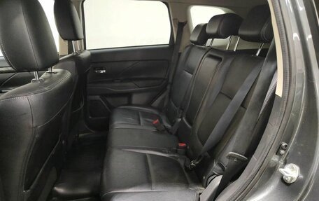 Mitsubishi Outlander III рестайлинг 3, 2015 год, 1 500 000 рублей, 8 фотография