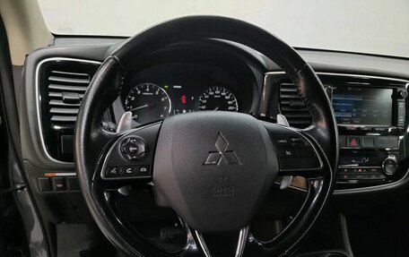 Mitsubishi Outlander III рестайлинг 3, 2015 год, 1 500 000 рублей, 13 фотография