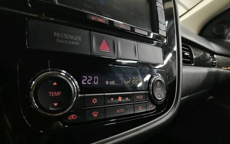 Mitsubishi Outlander III рестайлинг 3, 2015 год, 1 500 000 рублей, 17 фотография