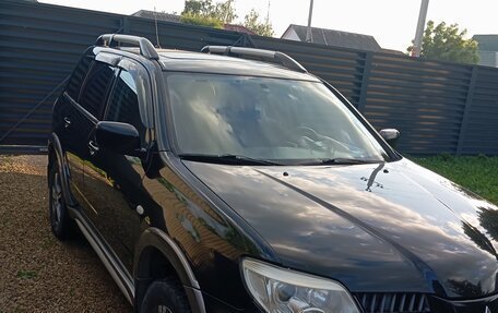 Mitsubishi Outlander III рестайлинг 3, 2004 год, 575 000 рублей, 2 фотография
