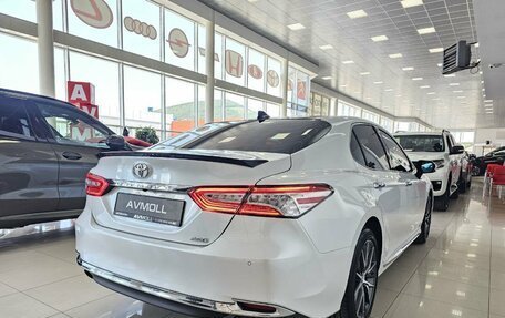 Toyota Camry, 2023 год, 3 749 000 рублей, 10 фотография