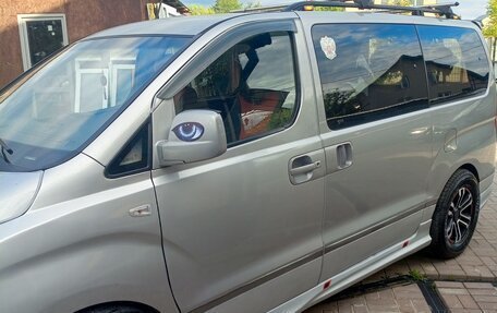Hyundai H-1 II рестайлинг, 2011 год, 1 350 000 рублей, 3 фотография