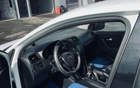 Volkswagen Polo VI (EU Market), 2018 год, 580 000 рублей, 2 фотография