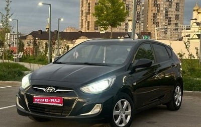 Hyundai Solaris II рестайлинг, 2012 год, 825 000 рублей, 1 фотография