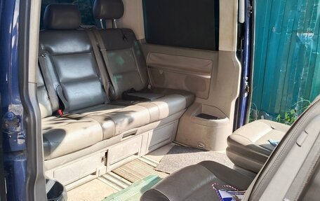 Volkswagen Multivan T5, 2003 год, 1 000 000 рублей, 3 фотография