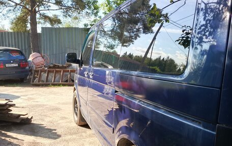 Volkswagen Multivan T5, 2003 год, 1 000 000 рублей, 4 фотография