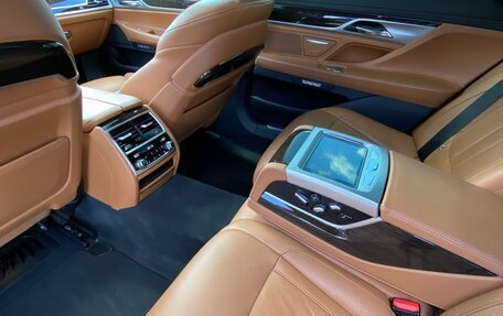 BMW 7 серия, 2016 год, 3 500 000 рублей, 8 фотография