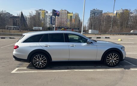 Mercedes-Benz E-Класс, 2019 год, 3 490 000 рублей, 3 фотография