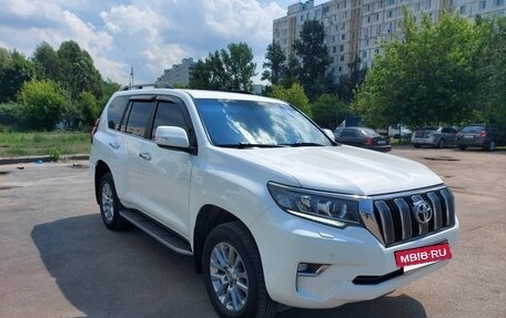 Toyota Land Cruiser Prado 150 рестайлинг 2, 2017 год, 4 000 000 рублей, 6 фотография