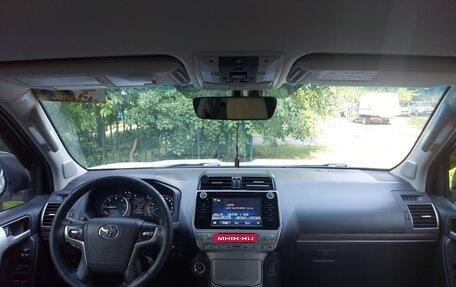 Toyota Land Cruiser Prado 150 рестайлинг 2, 2017 год, 4 000 000 рублей, 9 фотография