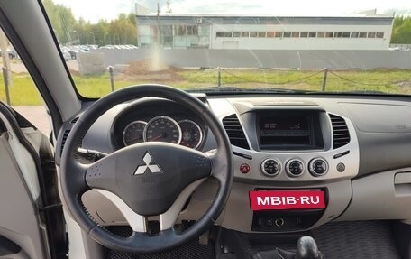 Mitsubishi L200 IV рестайлинг, 2013 год, 1 290 000 рублей, 10 фотография