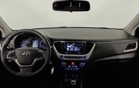 Hyundai Solaris II рестайлинг, 2017 год, 1 090 000 рублей, 10 фотография
