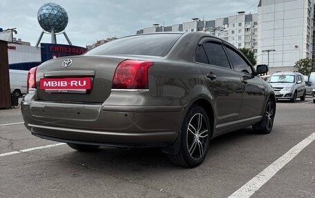 Toyota Avensis III рестайлинг, 2005 год, 790 000 рублей, 3 фотография