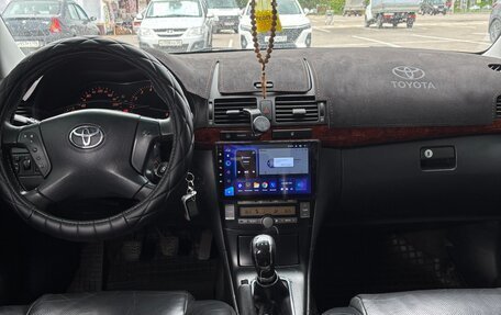 Toyota Avensis III рестайлинг, 2005 год, 790 000 рублей, 21 фотография