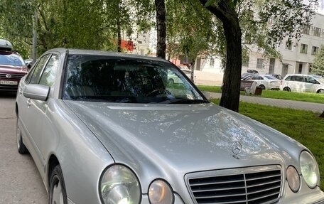 Mercedes-Benz E-Класс, 1999 год, 1 500 000 рублей, 2 фотография