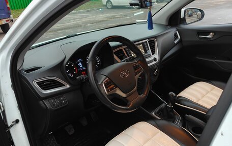 Hyundai Solaris II рестайлинг, 2019 год, 1 300 000 рублей, 12 фотография