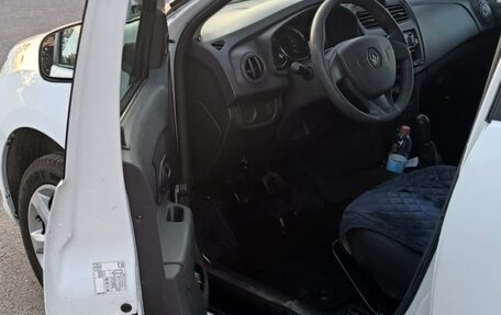 Renault Logan II, 2015 год, 600 000 рублей, 10 фотография