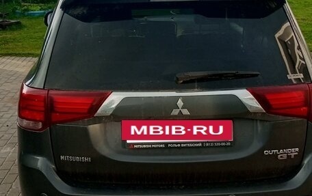 Mitsubishi Outlander III рестайлинг 3, 2019 год, 2 700 000 рублей, 11 фотография