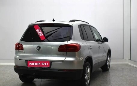 Volkswagen Tiguan I, 2013 год, 990 000 рублей, 4 фотография
