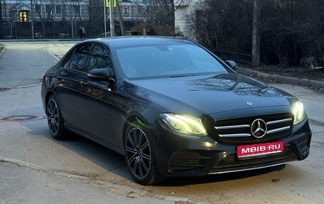 Mercedes-Benz E-Класс, 2019 год, 2 800 000 рублей, 1 фотография