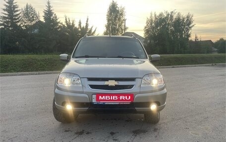 Chevrolet Niva I рестайлинг, 2012 год, 500 000 рублей, 2 фотография
