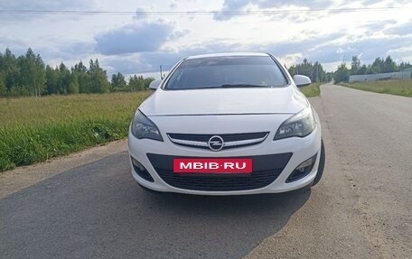 Opel Astra J, 2014 год, 700 000 рублей, 2 фотография