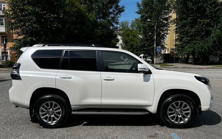Toyota Land Cruiser Prado 150 рестайлинг 2, 2017 год, 4 600 000 рублей, 4 фотография