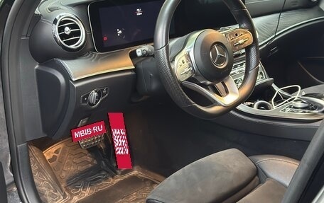 Mercedes-Benz E-Класс, 2019 год, 2 800 000 рублей, 11 фотография