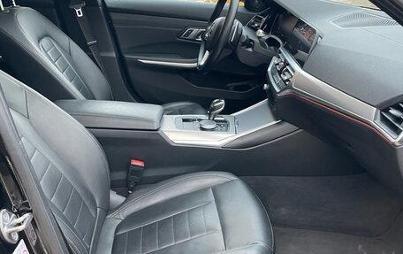 BMW 3 серия, 2019 год, 3 900 000 рублей, 23 фотография