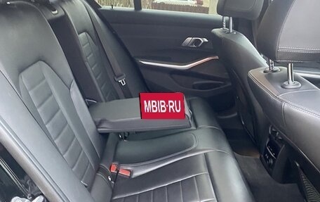 BMW 3 серия, 2019 год, 3 900 000 рублей, 21 фотография