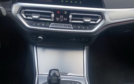 BMW 3 серия, 2019 год, 3 900 000 рублей, 26 фотография