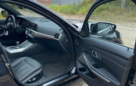 BMW 3 серия, 2019 год, 3 900 000 рублей, 22 фотография