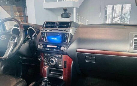 Toyota Land Cruiser Prado 150 рестайлинг 2, 2014 год, 3 194 000 рублей, 10 фотография