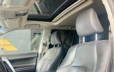 Toyota Land Cruiser Prado 150 рестайлинг 2, 2014 год, 3 194 000 рублей, 18 фотография