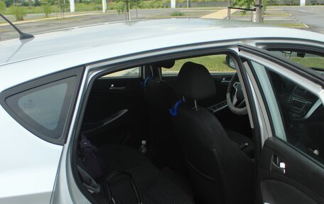 Hyundai Solaris II рестайлинг, 2015 год, 980 000 рублей, 11 фотография