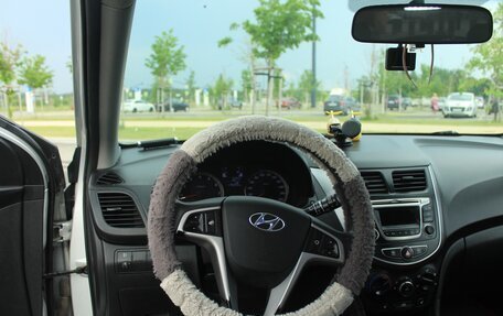 Hyundai Solaris II рестайлинг, 2015 год, 980 000 рублей, 13 фотография