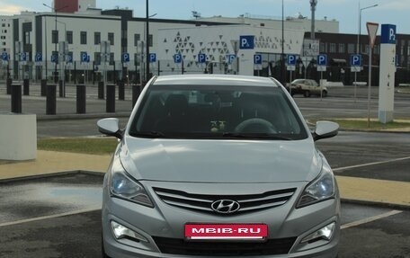 Hyundai Solaris II рестайлинг, 2015 год, 980 000 рублей, 2 фотография