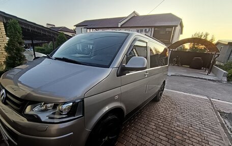 Volkswagen Multivan T5, 2014 год, 2 550 000 рублей, 2 фотография