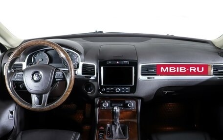 Volkswagen Touareg III, 2012 год, 1 997 000 рублей, 13 фотография