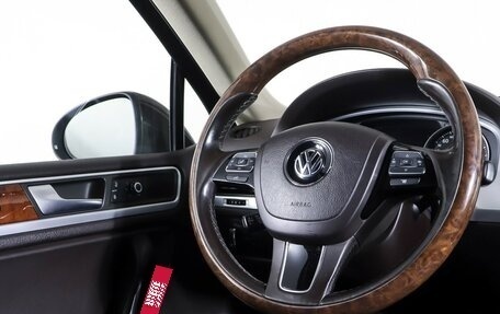 Volkswagen Touareg III, 2012 год, 1 997 000 рублей, 16 фотография