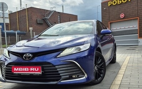 Toyota Camry, 2021 год, 3 500 000 рублей, 5 фотография