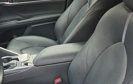Toyota Camry, 2021 год, 3 500 000 рублей, 28 фотография