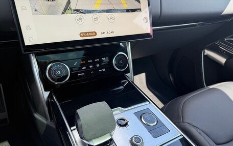 Land Rover Range Rover IV рестайлинг, 2023 год, 14 990 000 рублей, 26 фотография