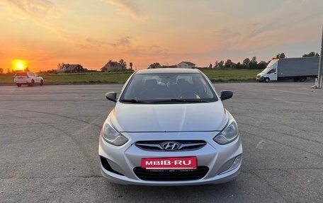 Hyundai Solaris II рестайлинг, 2013 год, 490 000 рублей, 8 фотография