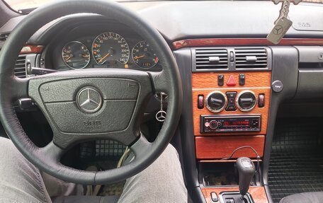 Mercedes-Benz E-Класс, 1998 год, 550 000 рублей, 11 фотография