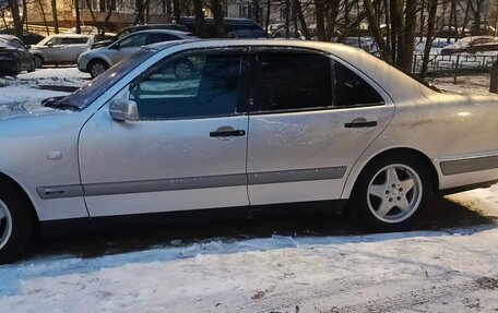 Mercedes-Benz E-Класс, 1998 год, 550 000 рублей, 9 фотография
