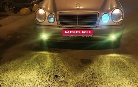 Mercedes-Benz E-Класс, 1998 год, 550 000 рублей, 6 фотография