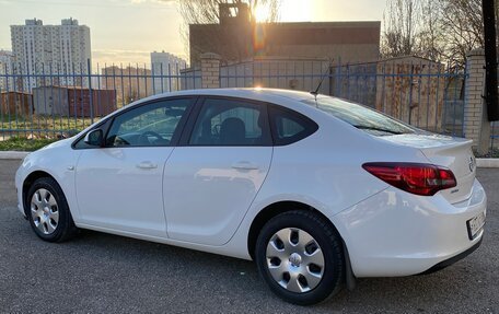 Opel Astra J, 2013 год, 855 000 рублей, 10 фотография
