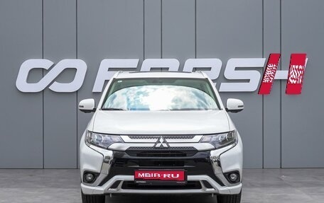 Mitsubishi Outlander III рестайлинг 3, 2022 год, 3 995 000 рублей, 3 фотография